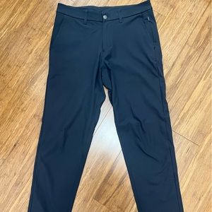 Lululemon Men’s Grey Commission Pant-Size 31